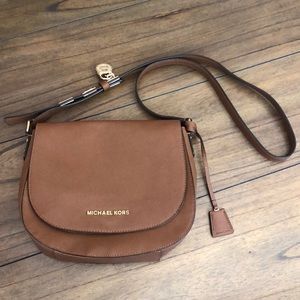 EUC Michael Kors crossbody
